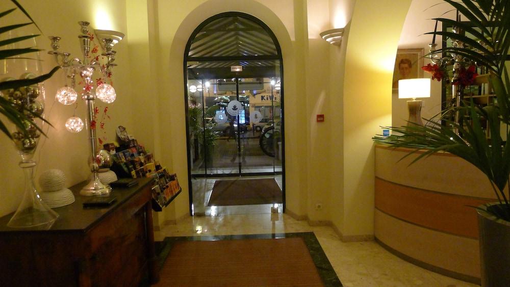 Hotel Excelsior Saint-Raphaël Esterno foto
