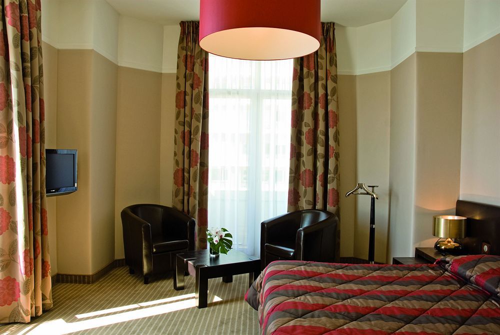 Hotel Excelsior Saint-Raphaël Esterno foto